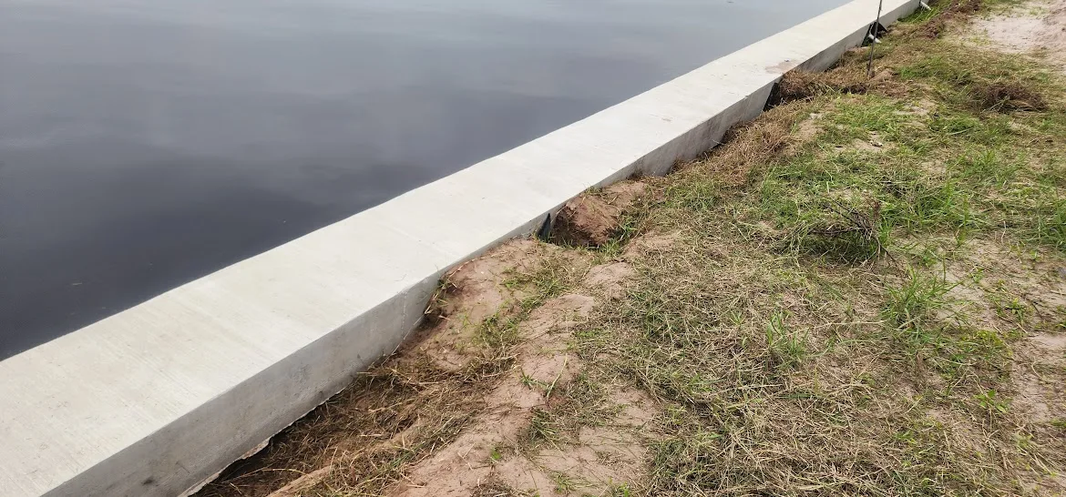 Soil loss and voids behind a seawall at a waterfront property in Southwest Florida